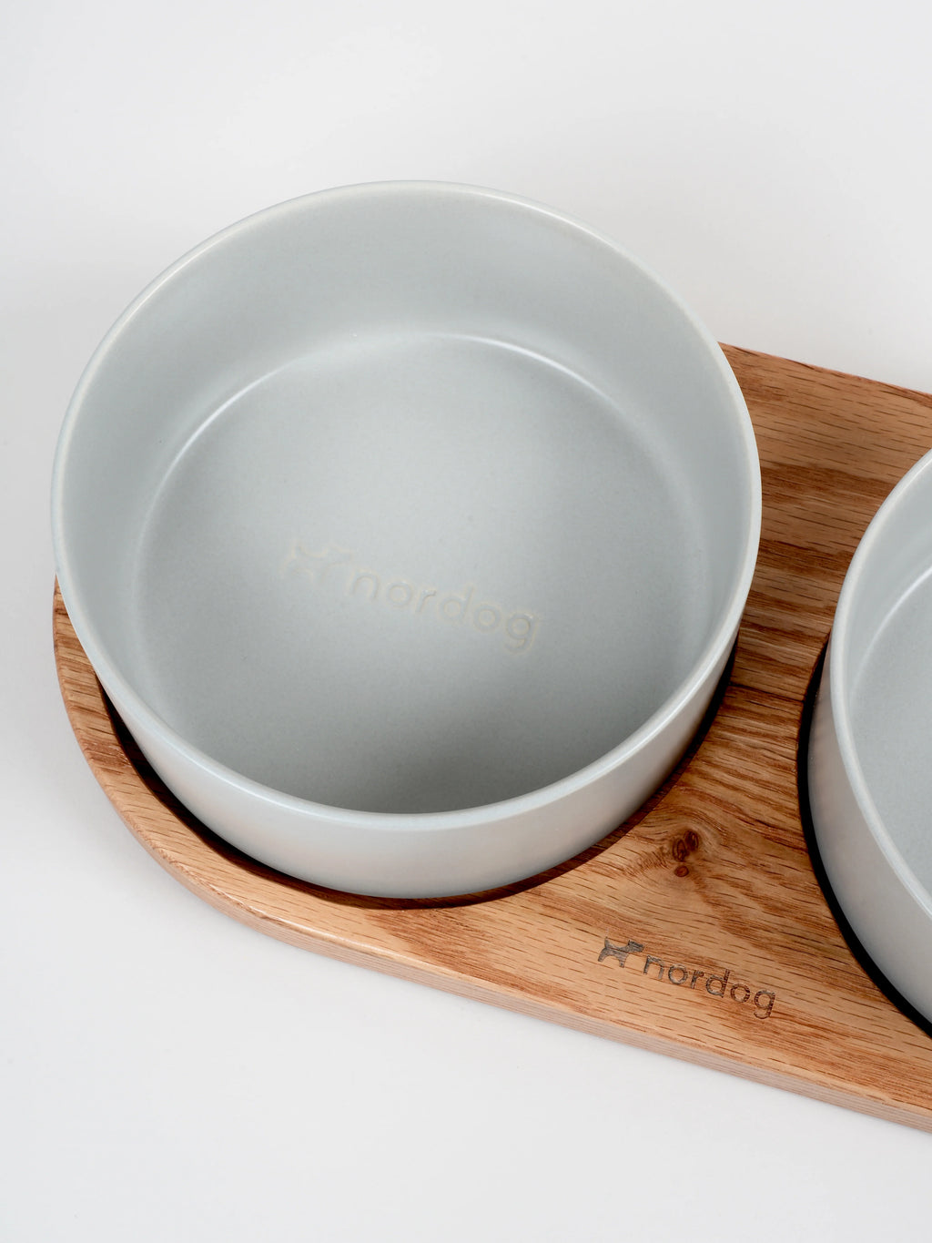 Dvojitá miska pre psa Barcelona (olejovaný dub, sivá)