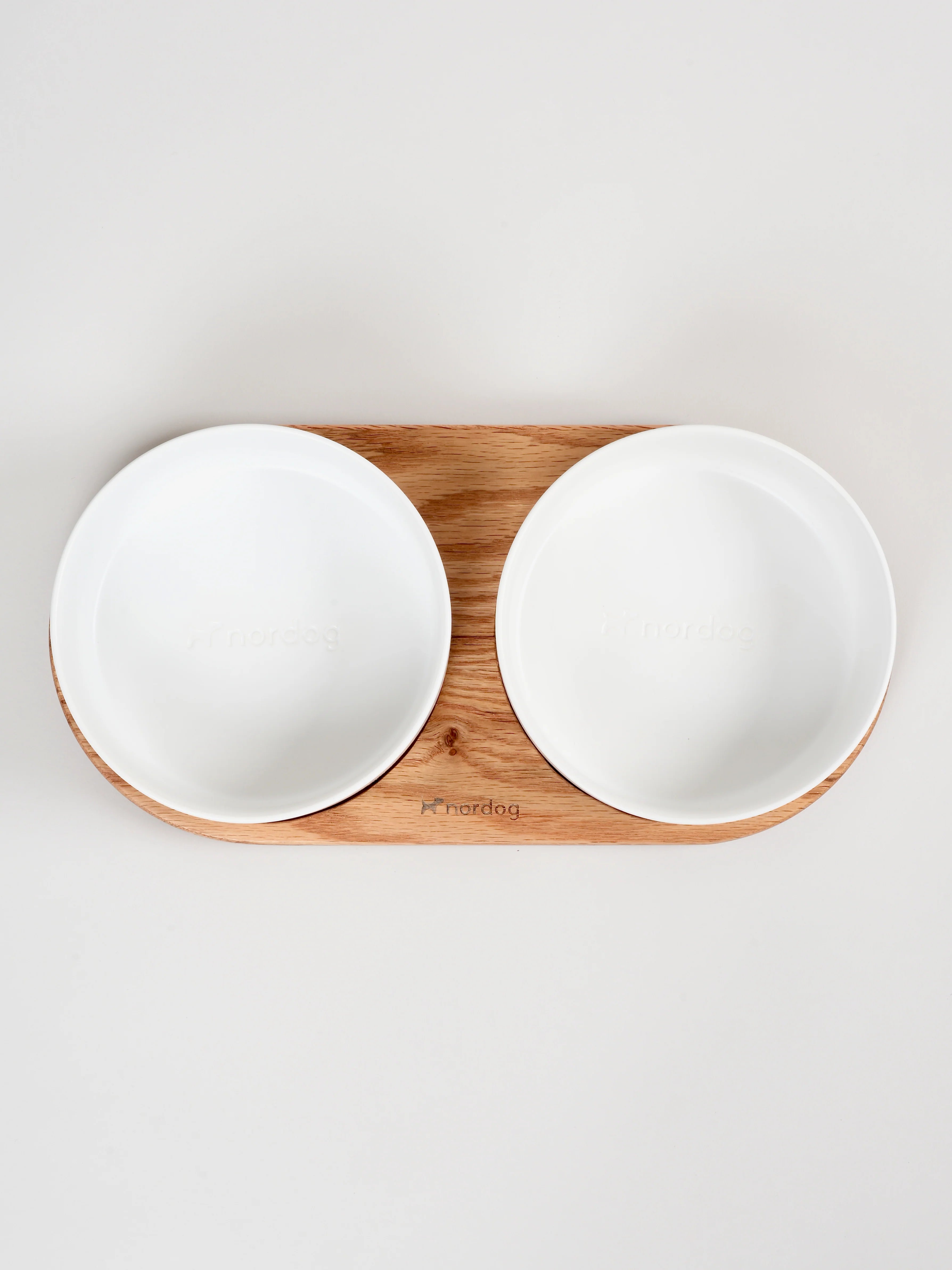 Dvojitá miska pre psa Barcelona (olejovaný dub, biela)