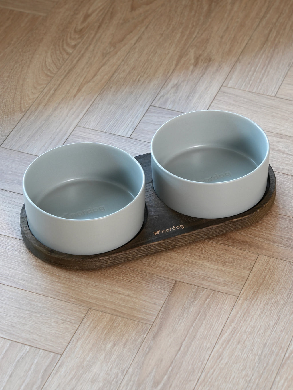 Miska pre psa Barcelona Double (údený dub, sivá)