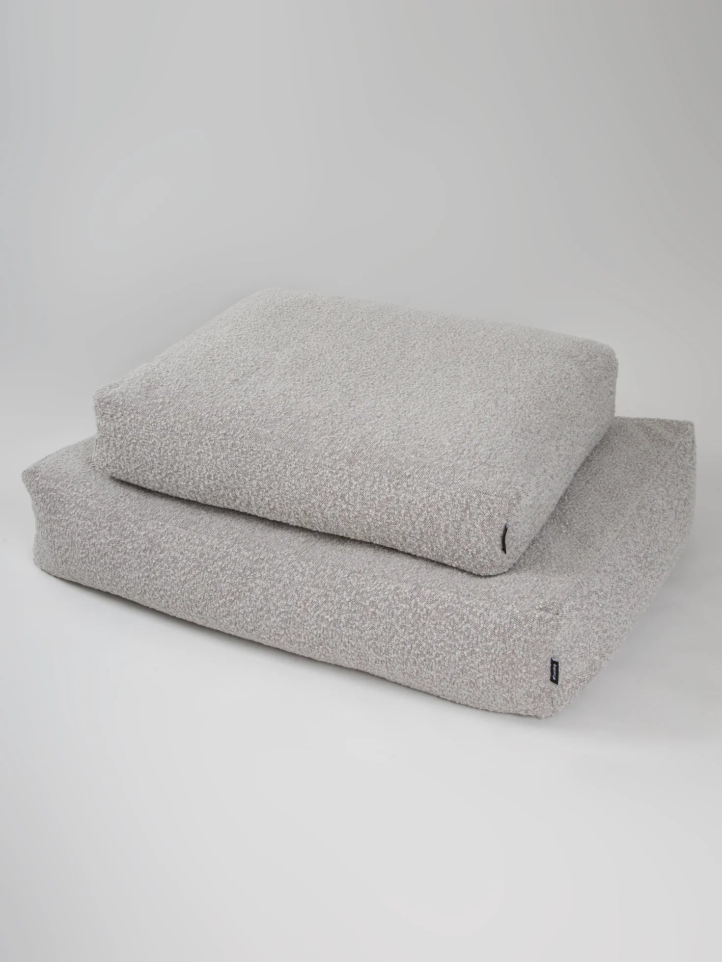 BILLY Bouclé vankúš pre psa Sivohnedý