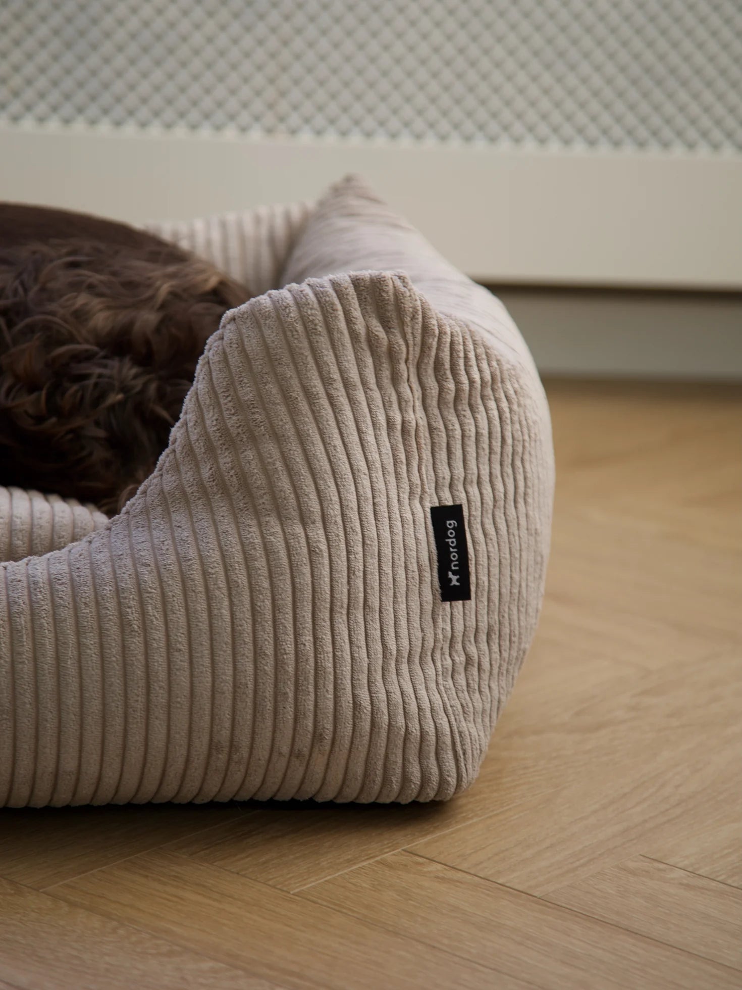 OSCAR zamatový pelech pre psa Cappuccino