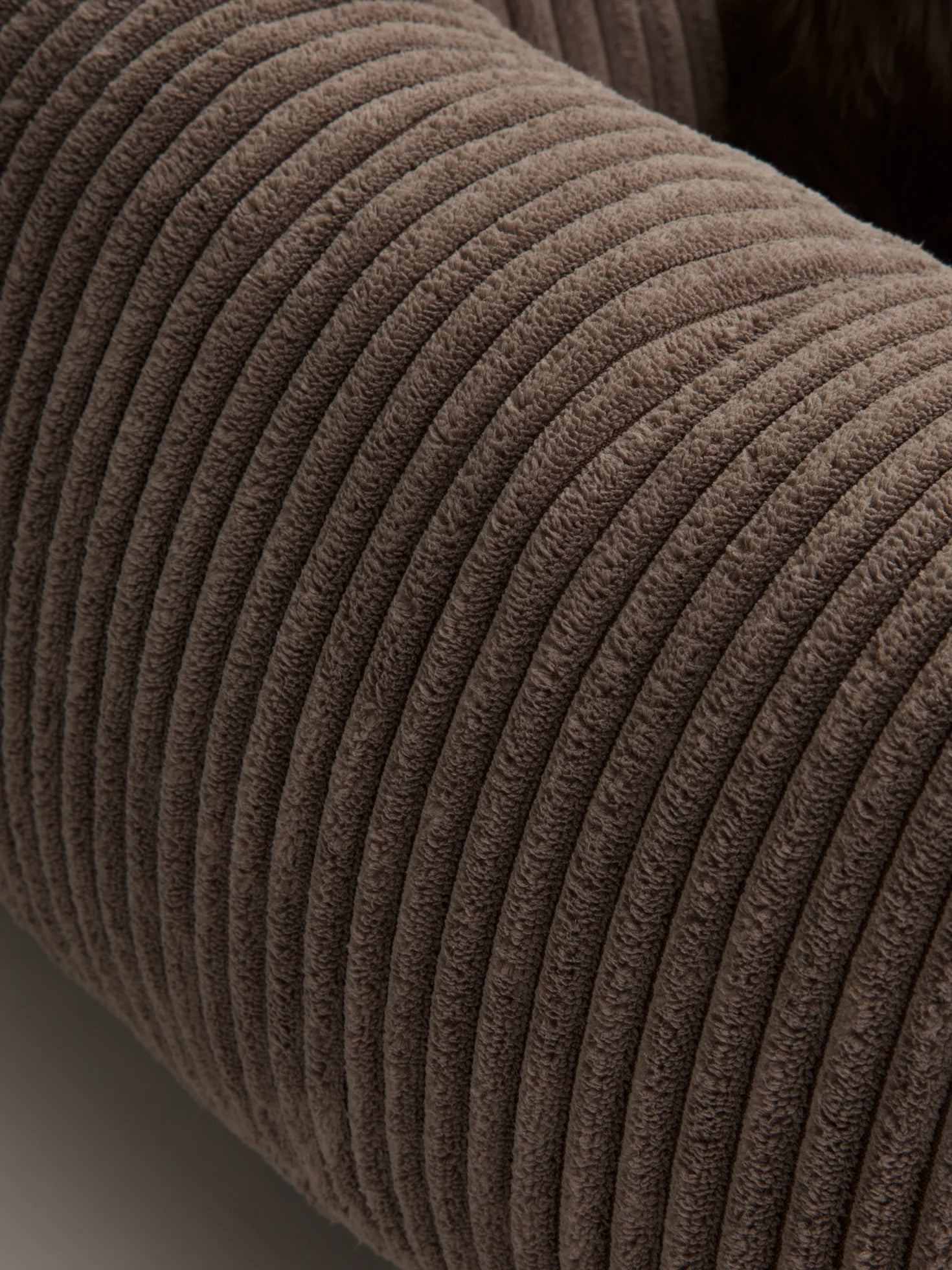 OSCAR zamatový pelech pre psa  Mocca